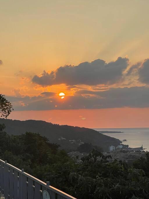 Pyramid Point Manor Villa Ocho Rios Buitenkant foto