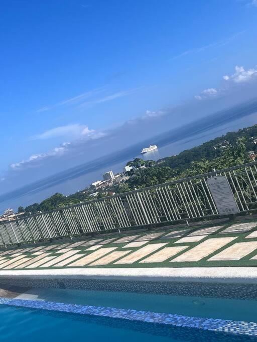Pyramid Point Manor Villa Ocho Rios Buitenkant foto